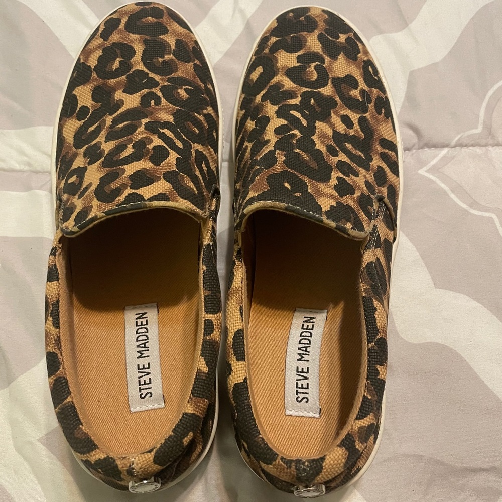 Steve Madden cheetah print platform slip on